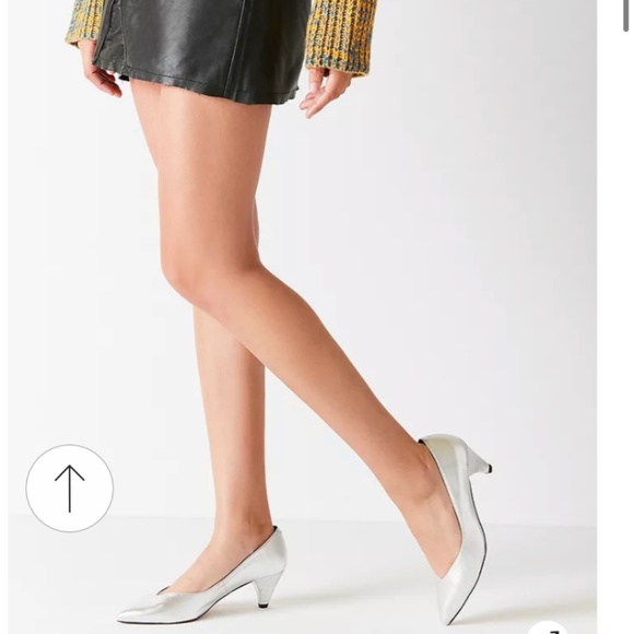 Urban Outfitters Silver Metallic Kitten Leather Heels 8 39 - Picture 2 of 8